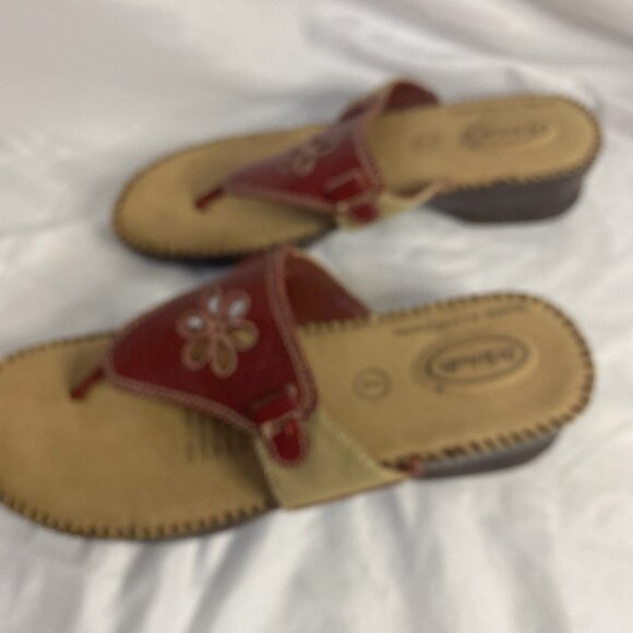 DR SCHOLLS red Leather Susie II Thong flip flop Sandals, size 7 - Picture 3 of 6